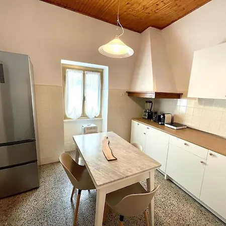 Historic Downtown Home By The Sea With King Bed Monterosso al Mare Exterior photo