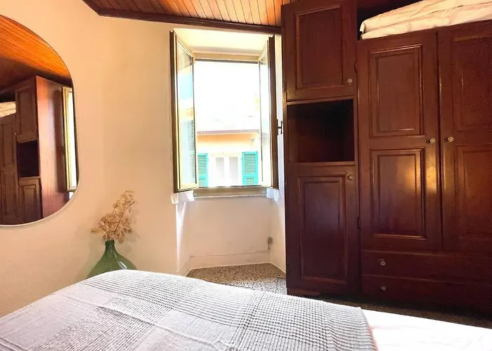 Historic Downtown Home By The Sea With King Bed