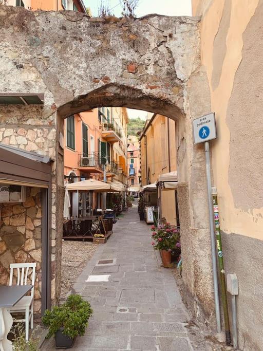 Historic Downtown By The Sea With King Bed Apartment Monterosso al Mare